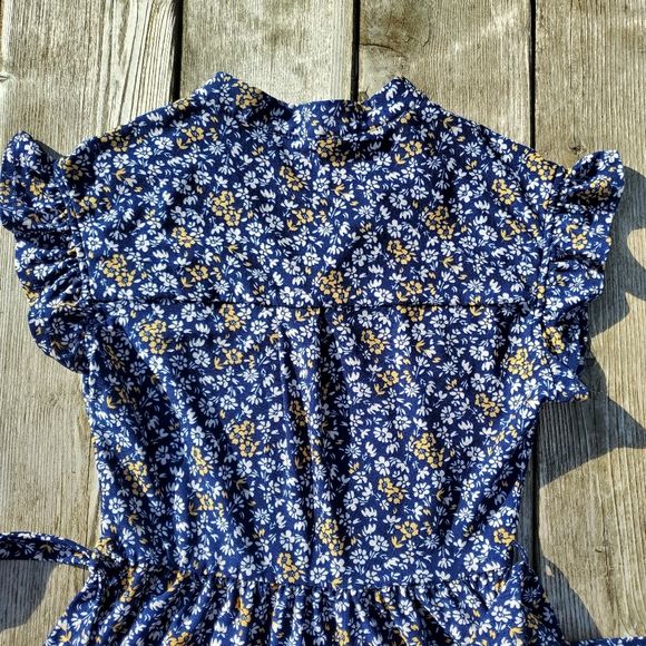 Beautiful Monteau Tie Waist Dress in Blue Floral Pattern - Picture 6 of 11
